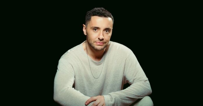 Özay Bakır, Sezen Aksu’dan Esinlenerek Yeni Single'ı 'Döngü'yü Dinleyicilerle Buluşturdu